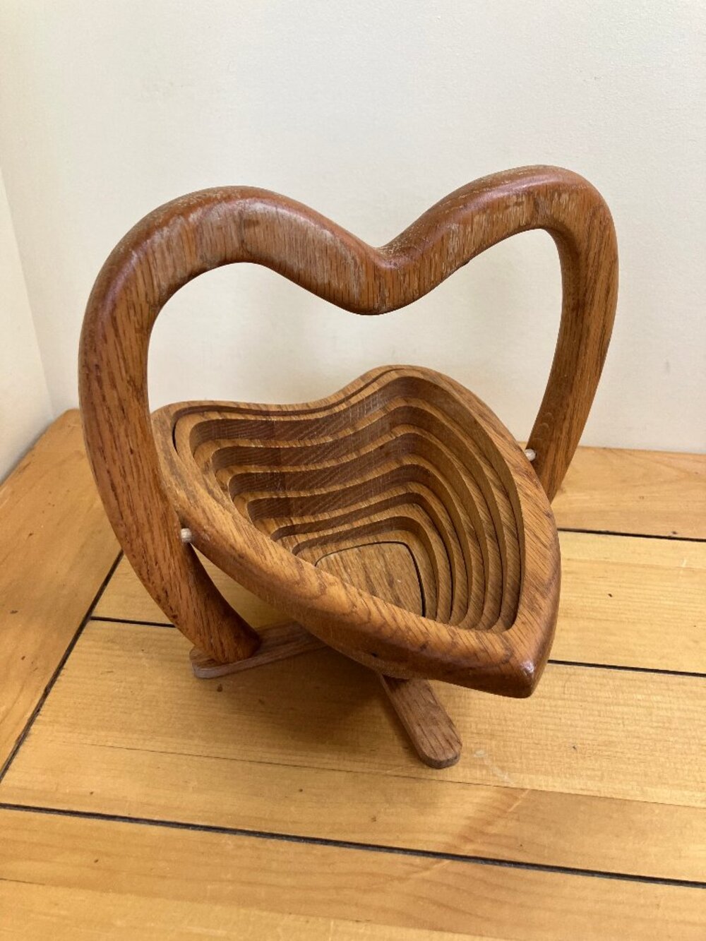 Wood Heart Shape Fruit Bowl Spiral Cut Collapsible Basket Vintage 90s Folk Art